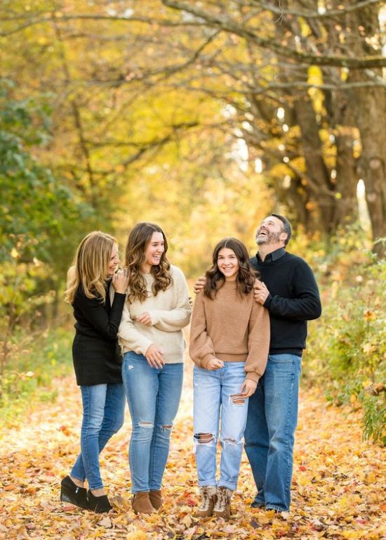 indoor family photo poses