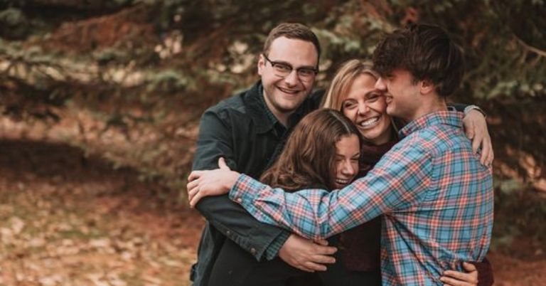 family photo ideas with teenagers