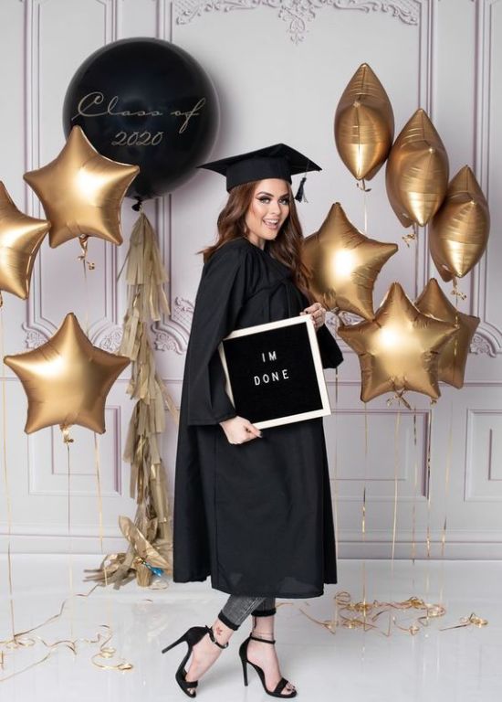 graduation picture ideas